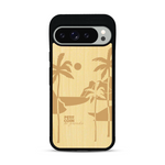 Coque de protection en bois véritable fabriquée en France pour  sur le thème des voyages en vans, vanlife et chill avec une gravure représentant un van vw combi devant le soleil couchant sur une plage avec des vagues