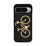 Coque de protection en bois véritable fabriquée en France pour  sur le theme du vélo et de l'outdoor qui allie du bambou et du chêne fumé représentant un vélo