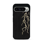 Coque de protection en bois véritable fabriquée en France pour  alliant plusieurs essences de bois pour représenter un éclair divin