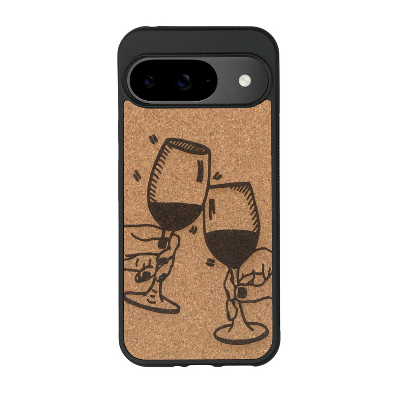 Coque de protection en bois véritable fabriquée en France pour Google Pixel 9 représentant une vue de face d'une flute de champagne dessinée à la main par l'artiste Maud Dabs