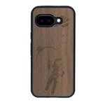 Coque de protection en bois véritable fabriquée en France pour Google Pixel 9A sur le thème des astronautes