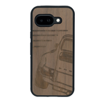 Coque de protection en bois véritable fabriquée en France pour Google Pixel 9A sur le thème de l'automobile avec une authentique Porsche
