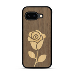 Coque de protection en bois véritable fabriquée en France pour  alliant plusieurs essences de bois pour représenter une rose