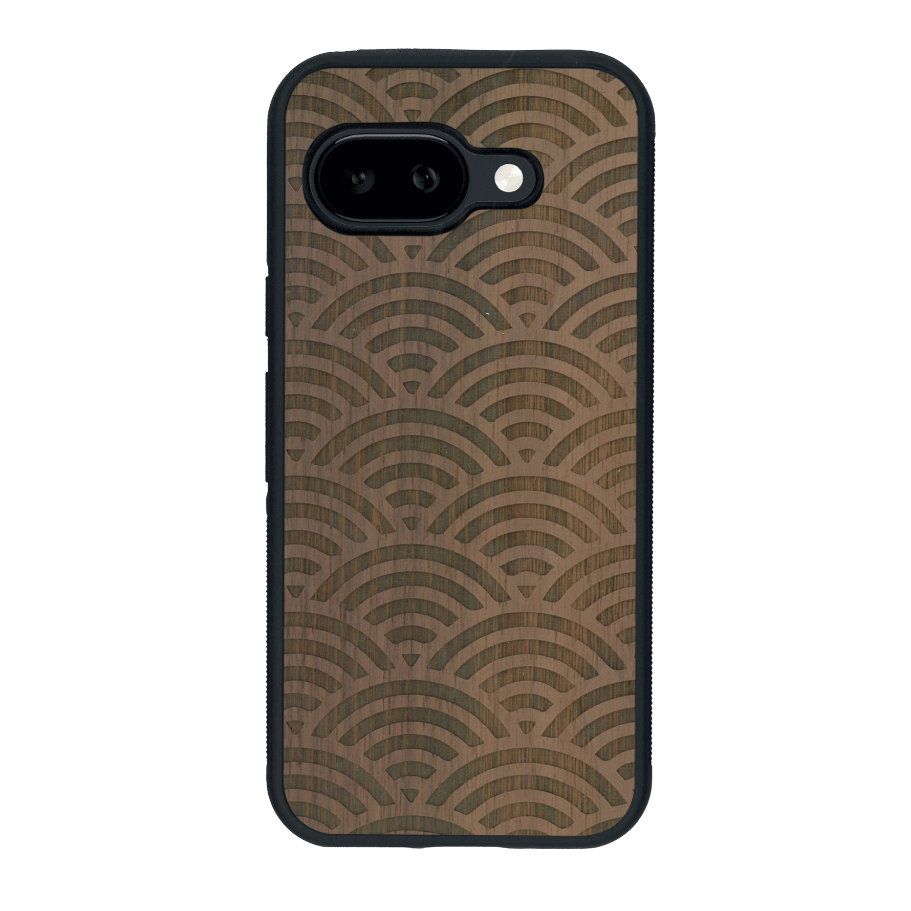 Coque de protection en bois véritable fabriquée en France pour Google Pixel 9A baptisée "La Sinjak" avec un motif de gravure abstrait représentant la répétition d'un symbole wifi