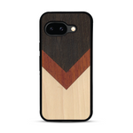 Coque de protection en bois véritable fabriquée en France pour  alliant du chêne fumé, du padouk et du bambou en forme de chevron sur le thème de l'art abstrait