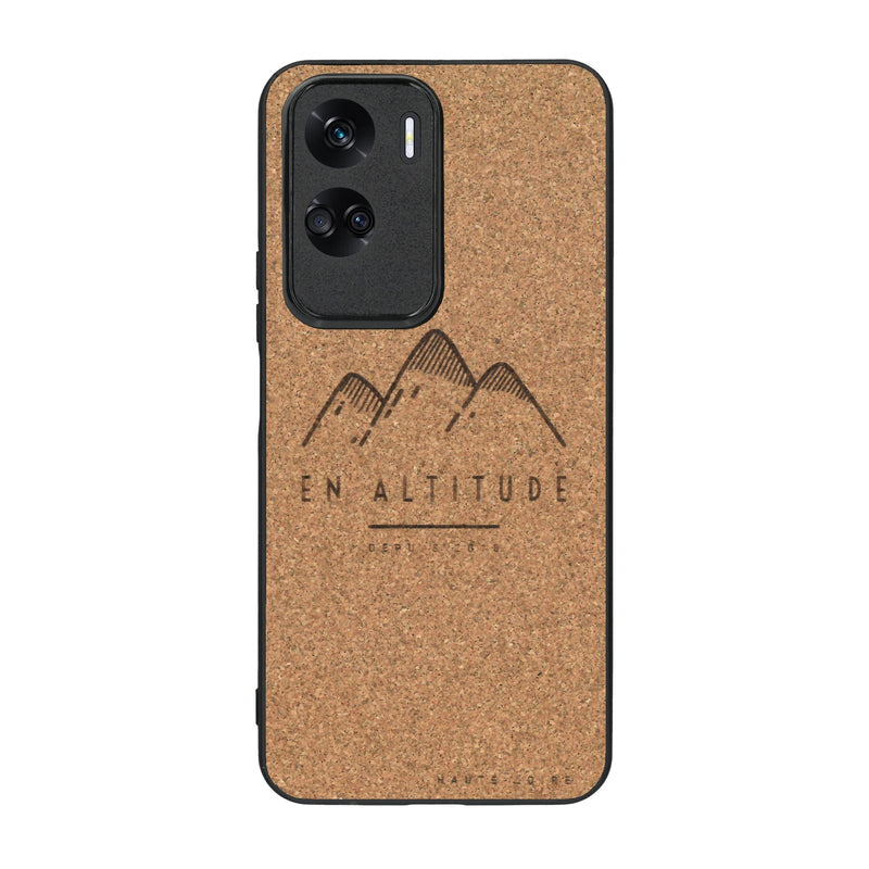Coque de protection en bois véritable fabriquée en France pour Honor 90 Lite représentant des montagnes, sur le thème de la randonnée en pleine nature et du trail
