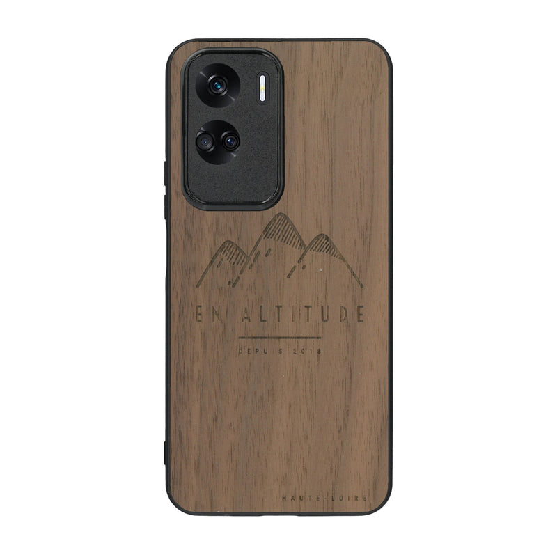 Coque de protection en bois véritable fabriquée en France pour Honor 90 Lite représentant des montagnes, sur le thème de la randonnée en pleine nature et du trail