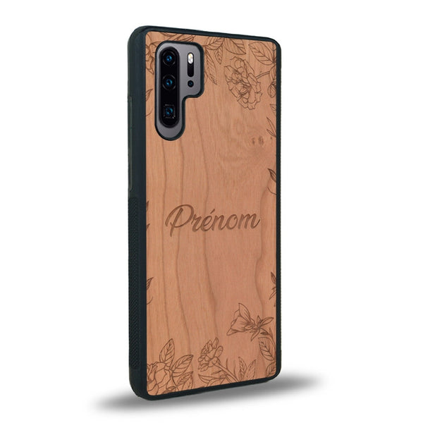 Coque de protection en bois véritable fabriquée en France pour Huawei P30 Pro sur le thème de la fête des mères avec un motif représentant des fleurs et des feuilles