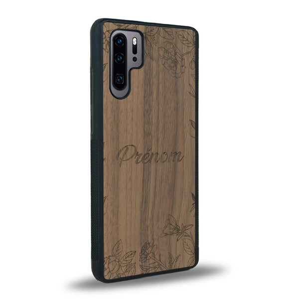 Coque de protection en bois véritable fabriquée en France pour Huawei P30 Pro sur le thème de la fête des mères avec un motif représentant des fleurs et des feuilles