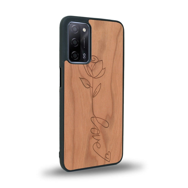 Coque de protection en bois véritable fabriquée en France pour Oppo A72 sur le thème de la fête des mères avec un motif représentant une fleur dont la tige forme le mot "love"