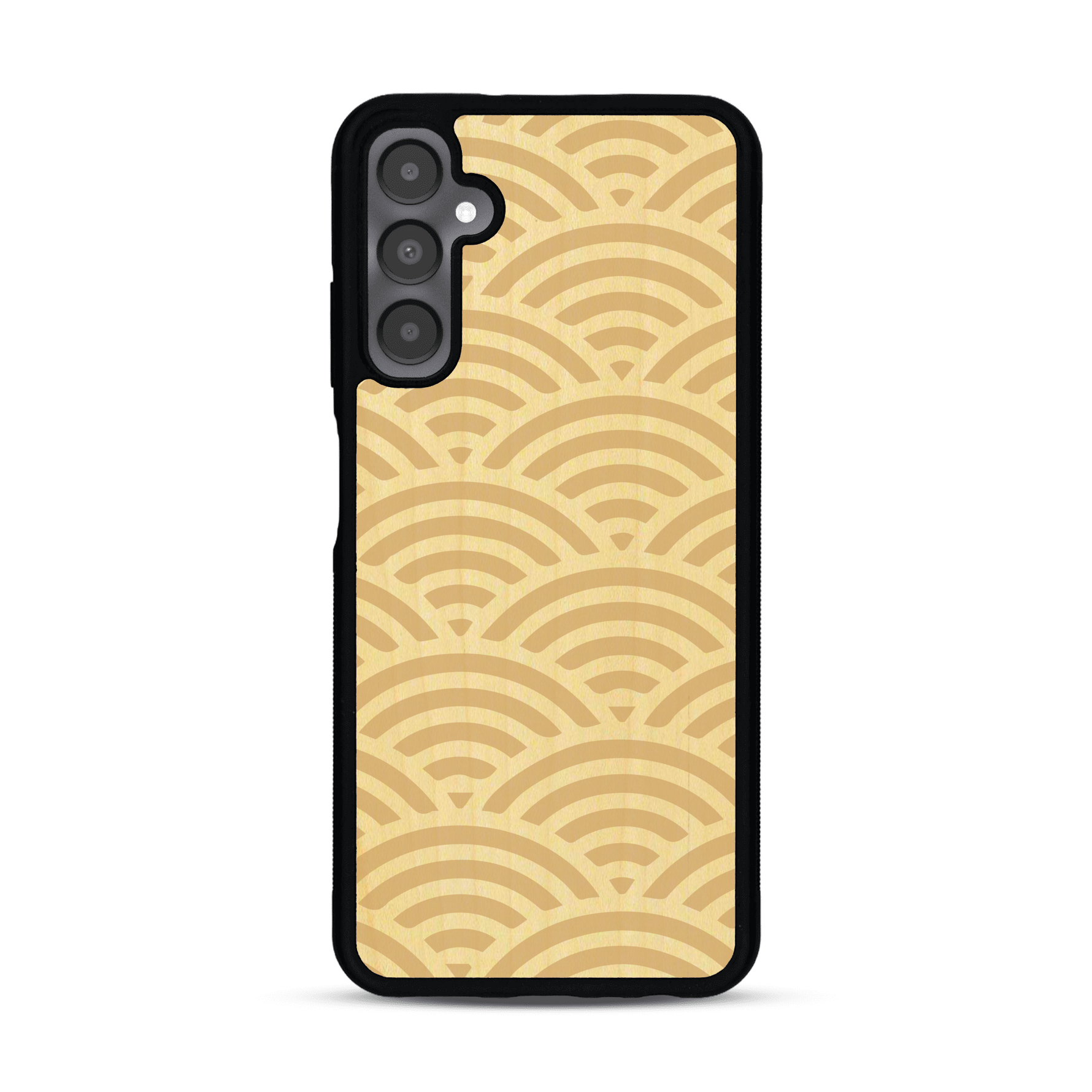 Coque de protection en bois véritable fabriquée en France pour  baptisée "La Sinjak" avec un motif de gravure abstrait représentant la répétition d'un symbole wifi