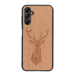 Coque de protection en bois véritable fabriquée en France pour Samsung A05S sur le thème de la nature et des animaux représentant une tête de cerf gométrique avec un design moderne et minimaliste