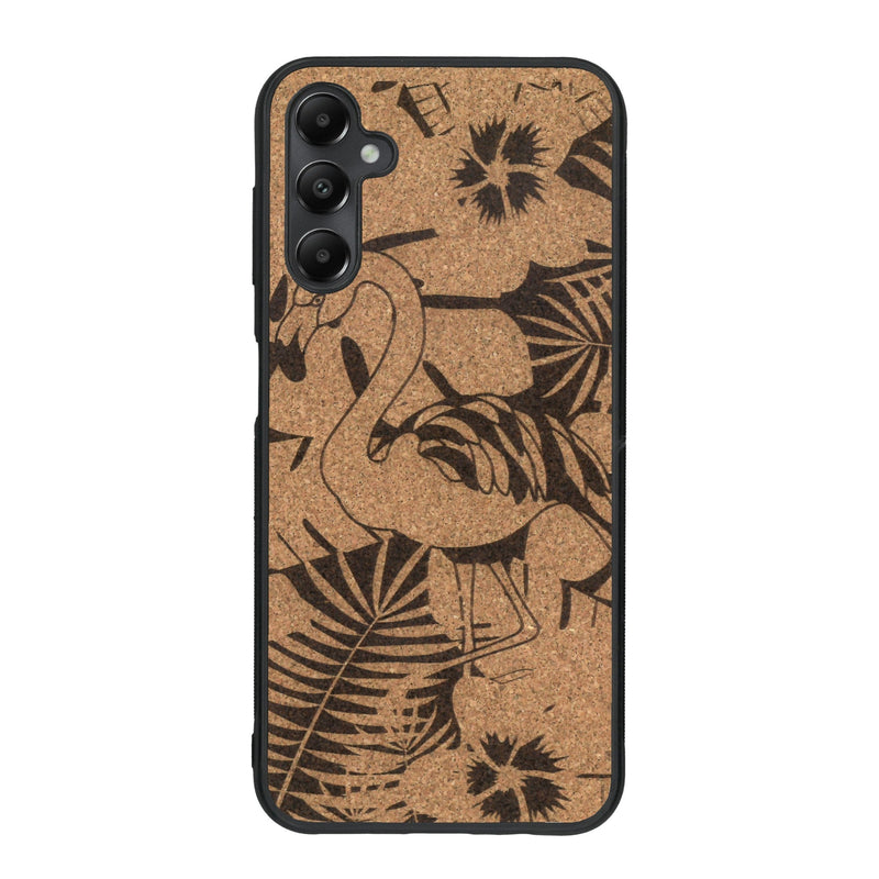 Coque de protection en bois véritable fabriquée en France pour Samsung A05S sur le thème de la nature et des animaux représentant un flamant rose entre des fougères