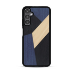 Coque de protection en bois véritable fabriquée en France pour  alliant du bambou, du tulipier bleu et noir en forme de mosaïque minimaliste sur le thème de l'art abstrait