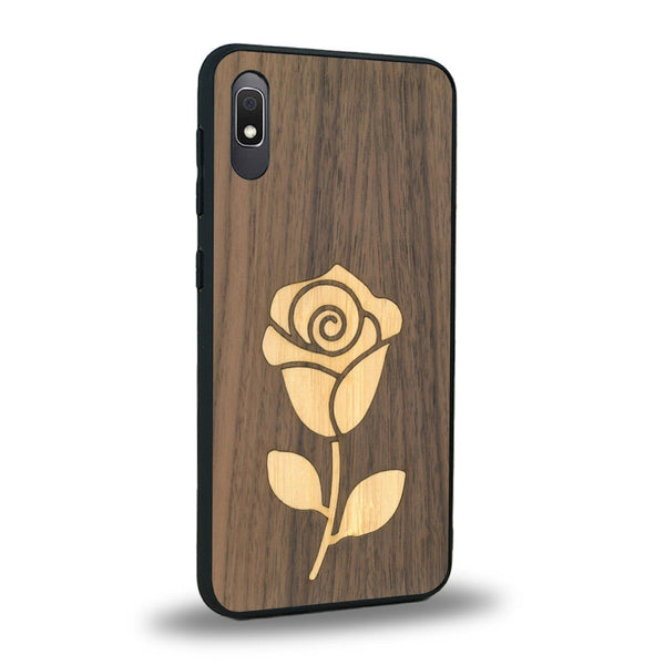 Coque de protection en bois véritable fabriquée en France pour Samsung A10E alliant plusieurs essences de bois pour représenter une rose