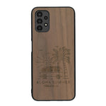 Coque de protection en bois véritable fabriquée en France pour Samsung A13 sur le thème de la plage, de l'été et vanlife.