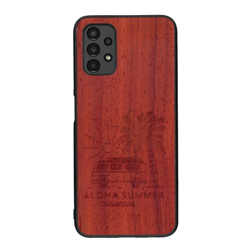 Coque de protection en bois véritable fabriquée en France pour Samsung A13 sur le thème de la plage, de l'été et vanlife.
