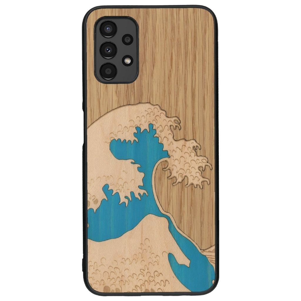 Coque de protection en bois véritable fabriquée en France pour Samsung A13 alliant plusieurs essences de bois pour représenter la célèbre grande vague de Kanagawa