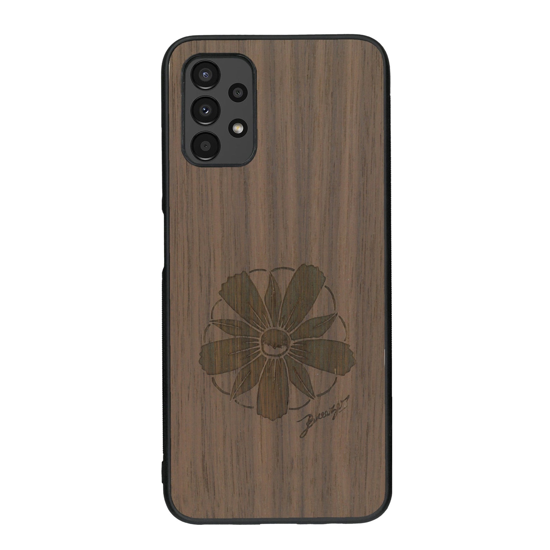 Coque de protection en bois véritable fabriquée en France pour Samsung A13 sur le thème des fleurs et de la montagne avec un motif de gravure représentant les pétales d'une fleur des montagnes
