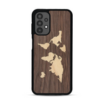 Coque de protection en bois véritable fabriquée en France pour  alliant du bambou et du noyer sur le thème du voyage et de l'aventure représentant une mappemonde