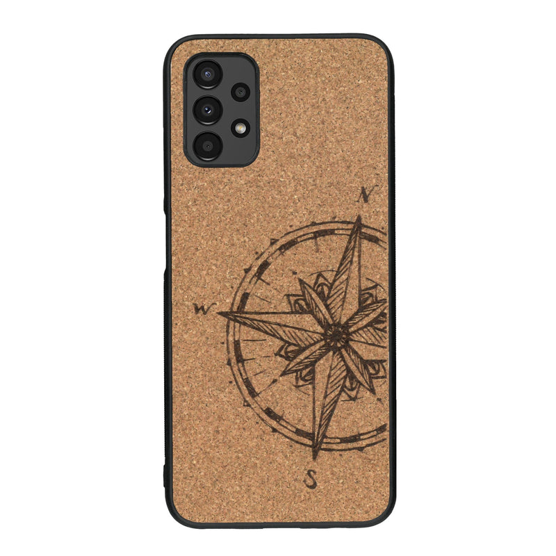 Coque de protection en bois véritable fabriquée en France pour Samsung A13 avec une gravure "rose des vents" sur le thème nautique et de l'océan qui s'inspire des boussoles de pirate
