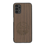 Coque de protection en bois véritable fabriquée en France pour Samsung A13 sur le thème du camping en pleine nature et du bivouac avec la phrase "Aventure is out there"
