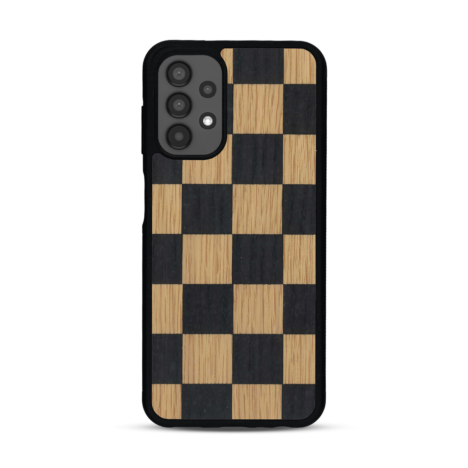 Coque de protection en bois véritable fabriquée en France pour Samsung A13 alliant plusieurs essences de bois pour représenter un damier