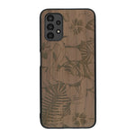 Coque de protection en bois véritable fabriquée en France pour Samsung A13 sur le thème de la nature et des animaux représentant un flamant rose entre des fougères