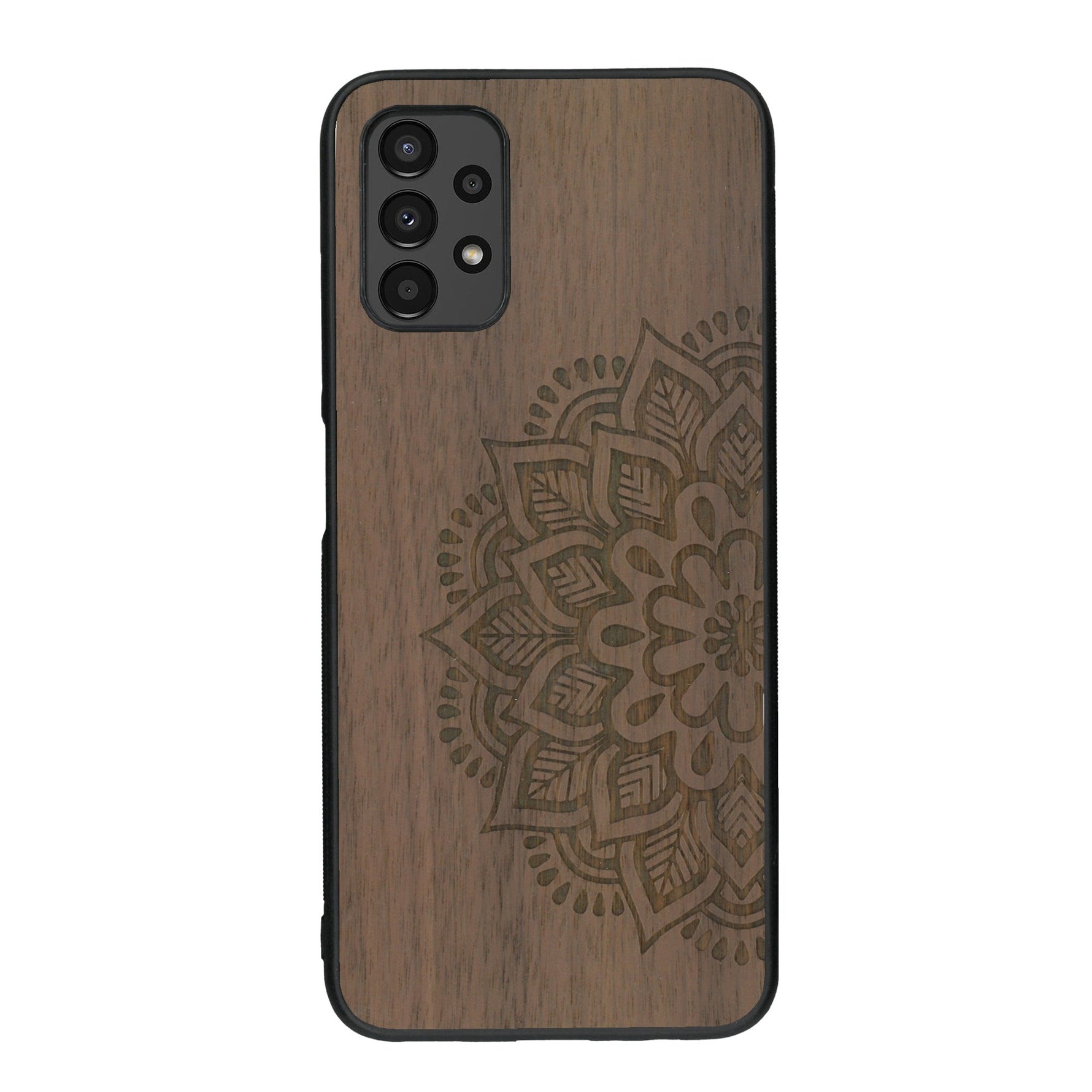 Coque de protection en bois véritable fabriquée en France pour Samsung A13 sur le thème de la bohème et du tatouage au henné avec une gravure représentant un mandala