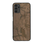 Coque de protection en bois véritable fabriquée en France pour Samsung A13 sur le thème de la nature et des animaux représentant un tigre dans la jungle entre des fougères