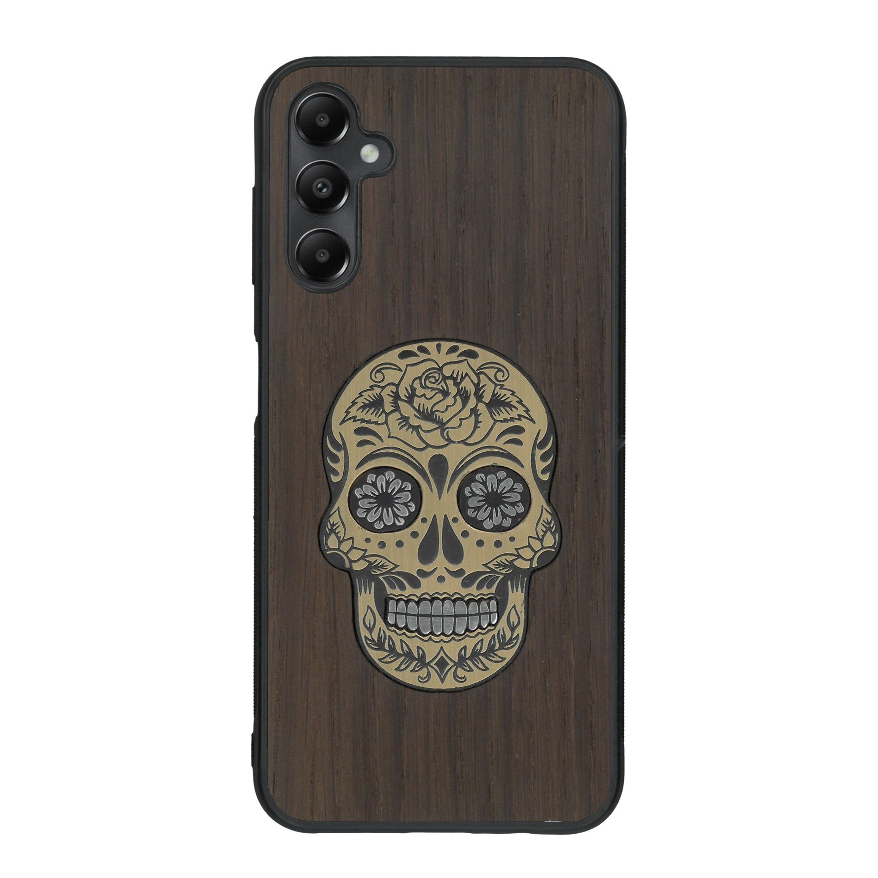 Coque de protection en bois véritable fabriquée en France pour Samsung A15 alliant du chêne fumé avec du métal argenté et doré représentant une tête de mort mexicaine sur le thème Dia de los Muertos
