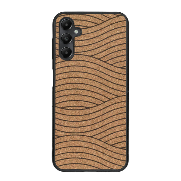 Coque de protection en bois véritable fabriquée en France pour Samsung A15 avec un motif moderne et minimaliste sur le thème waves et wavy représentant les vagues de l'océan