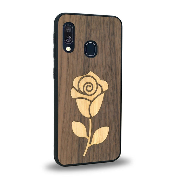 Coque de protection en bois véritable fabriquée en France pour Samsung A20 alliant plusieurs essences de bois pour représenter une rose