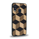 Coque de protection en bois véritable fabriquée en France pour Samsung A20E alliant plusieurs essences de bois pour représenter un classique intemporel de la marqueterie