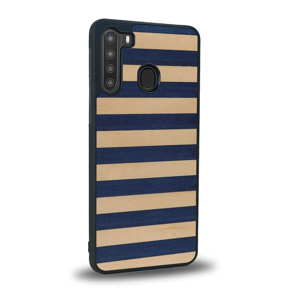Coque de protection en bois véritable fabriquée en France pour Samsung A21 alliant plusieurs essences de bois pour représenter une marinière
