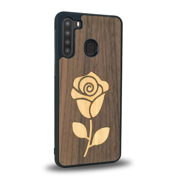 Coque de protection en bois véritable fabriquée en France pour Samsung A21 alliant plusieurs essences de bois pour représenter une rose