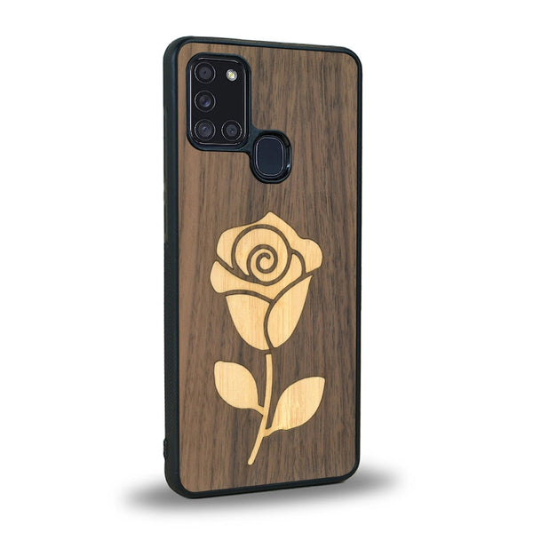 Coque de protection en bois véritable fabriquée en France pour Samsung A21S alliant plusieurs essences de bois pour représenter une rose