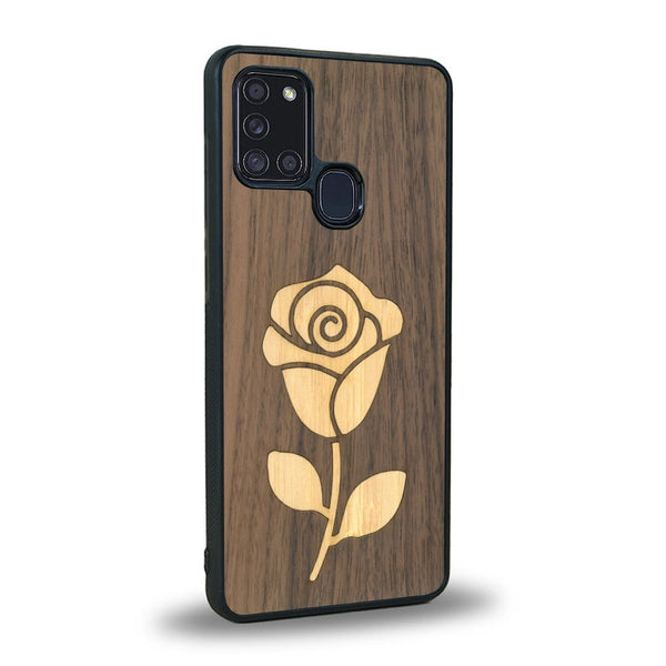Coque de protection en bois véritable fabriquée en France pour Samsung A21S alliant plusieurs essences de bois pour représenter une rose