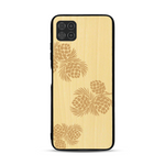 Coque de protection en bois véritable fabriquée en France pour  sur le thème de la nature des arbres avec un motif de gravure représentant des épines de sapin et des pommes de pin