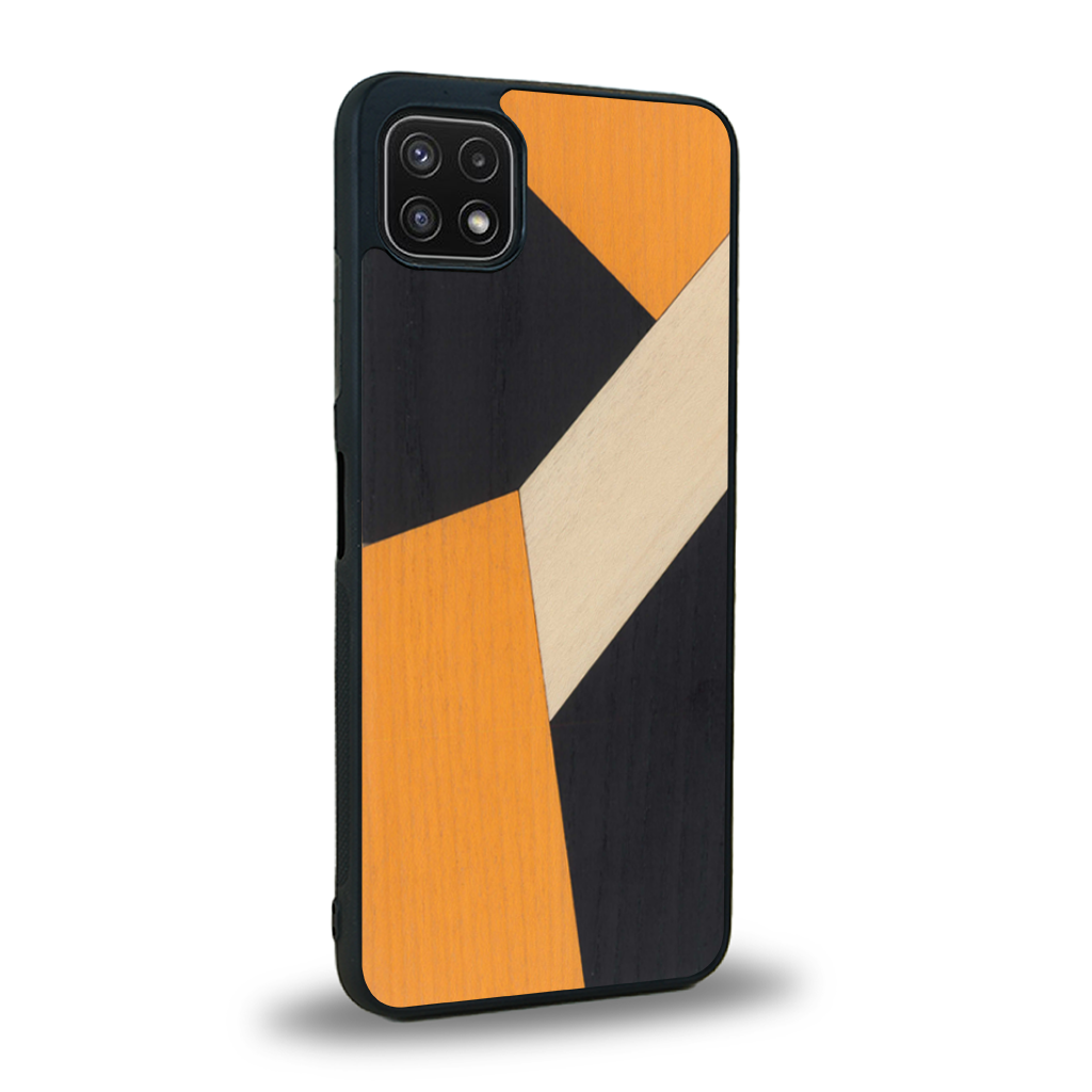Coque de protection en bois véritable fabriquée en France pour Samsung A22 5G alliant du bambou, du tulipier orange et noir en forme de mosaïque minimaliste sur le thème de l'art abstrait