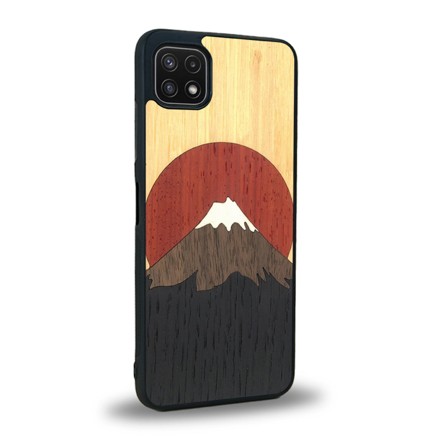 Coque de protection en bois véritable fabriquée en France pour Samsung A22 5G alliant plusieurs essences de bois pour représenter le mont Fuji