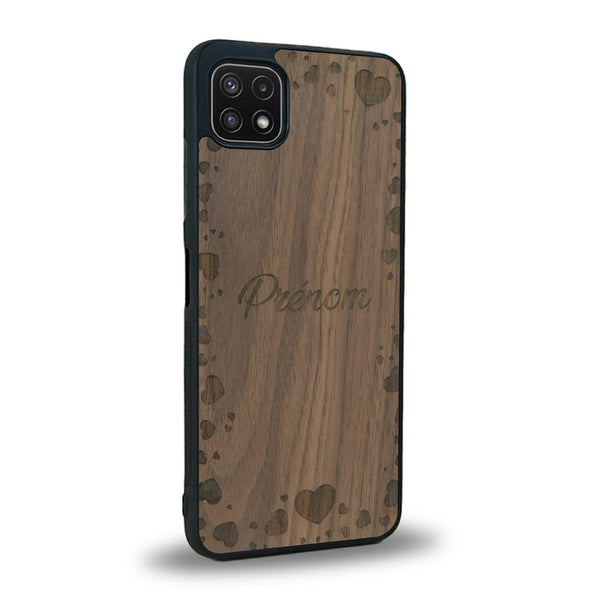 Coque de protection en bois véritable fabriquée en France pour Samsung A22 5G sur le thème de la fête des mères avec un motif représentant des coeurs et des feuilles