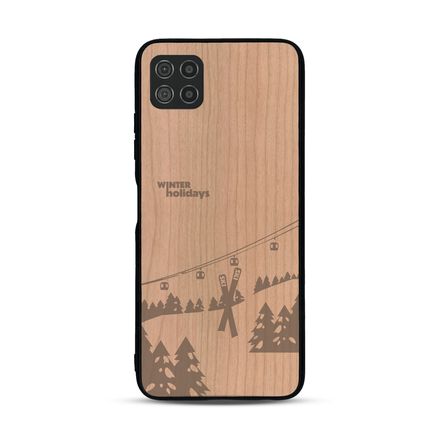 Coque de protection en bois véritable fabriquée en France pour  sur le thème de la montagne, du ski et de la neige avec un motif représentant une paire de ski plantée dans la neige avec en fond des montagnes enneigées