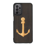 Coque de protection en bois véritable fabriquée en France pour Samsung A23 sur le thème nautique avec un bois clair et un bois foncé représentant une ancre de bateau