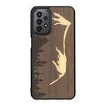 Coque de protection en bois véritable fabriquée en France pour Samsung A23 sur le thème de la nature et de la montagne qui allie du chêne fumé, du noyer et du bambou représentant le mont mézenc