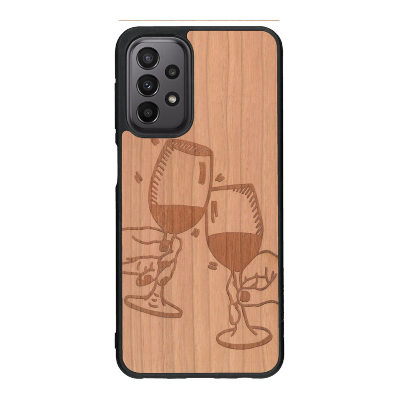 Coque de protection en bois véritable fabriquée en France pour Samsung A23 représentant une vue de face d'une flute de champagne dessinée à la main par l'artiste Maud Dabs