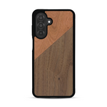 Coque de protection en bois véritable fabriquée en France pour  alliant du merisier et du noyer formant chacun un triangle avec une jointure en diagonale sur le thème de l'art abstrait