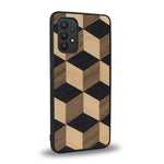Coque de protection en bois véritable fabriquée en France pour Samsung A32 4G alliant plusieurs essences de bois pour représenter un classique intemporel de la marqueterie