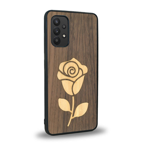 Coque de protection en bois véritable fabriquée en France pour Samsung A32 4G alliant plusieurs essences de bois pour représenter une rose