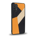 Coque de protection en bois véritable fabriquée en France pour Samsung A32 4G alliant du bambou, du tulipier orange et noir en forme de mosaïque minimaliste sur le thème de l'art abstrait